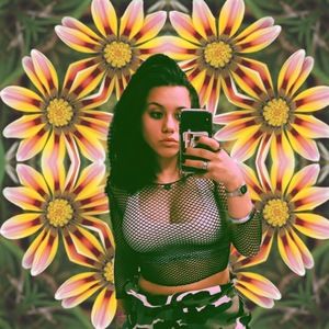 Meet your Posher, Issi